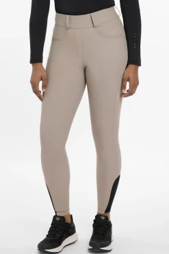 Amy Breggings Pecan