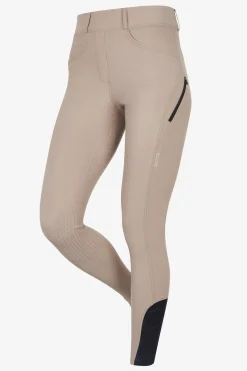 Amy Breggings Pecan