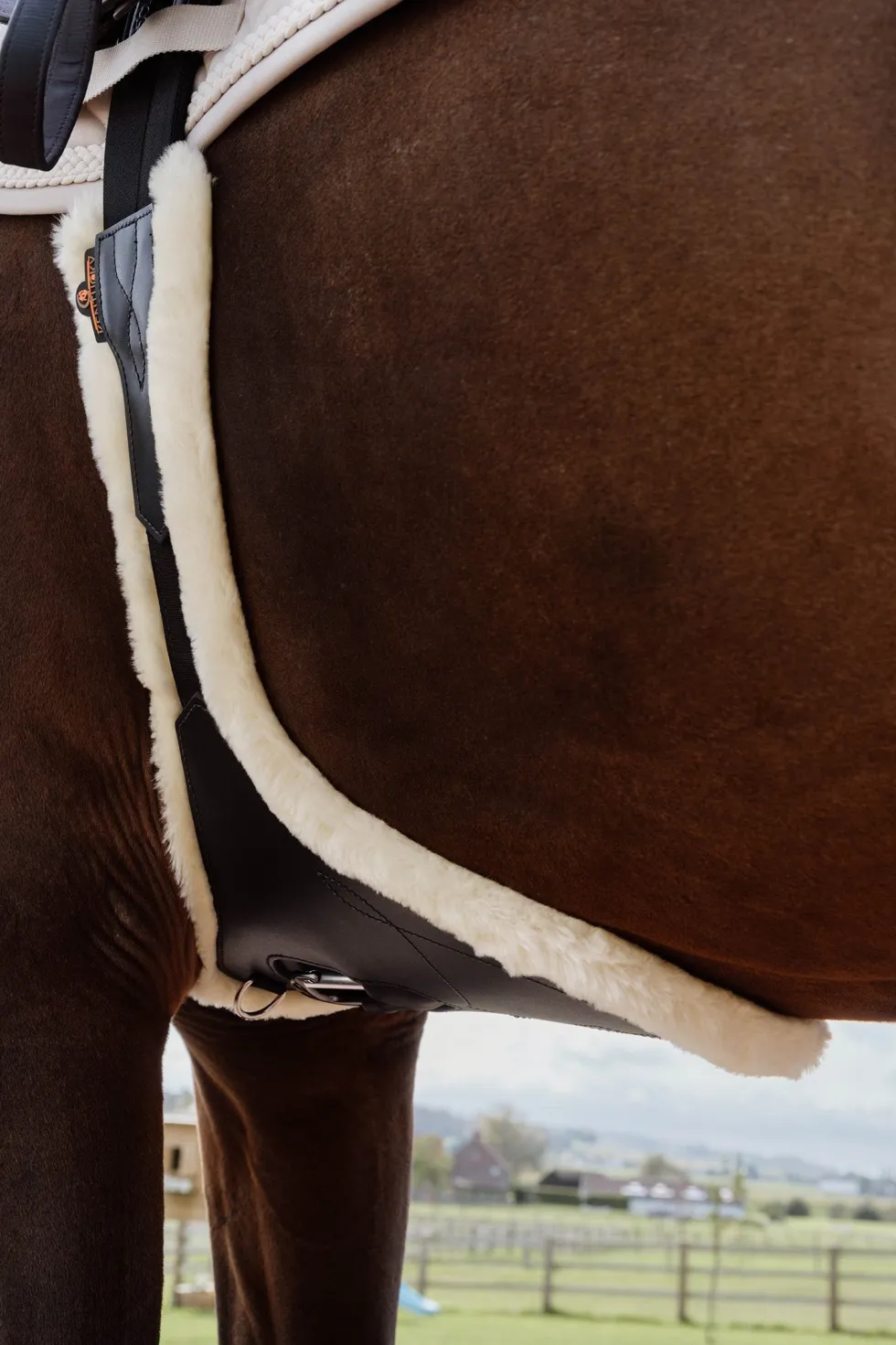 Anatomisk Stud Magplatta Fårskinn Brun