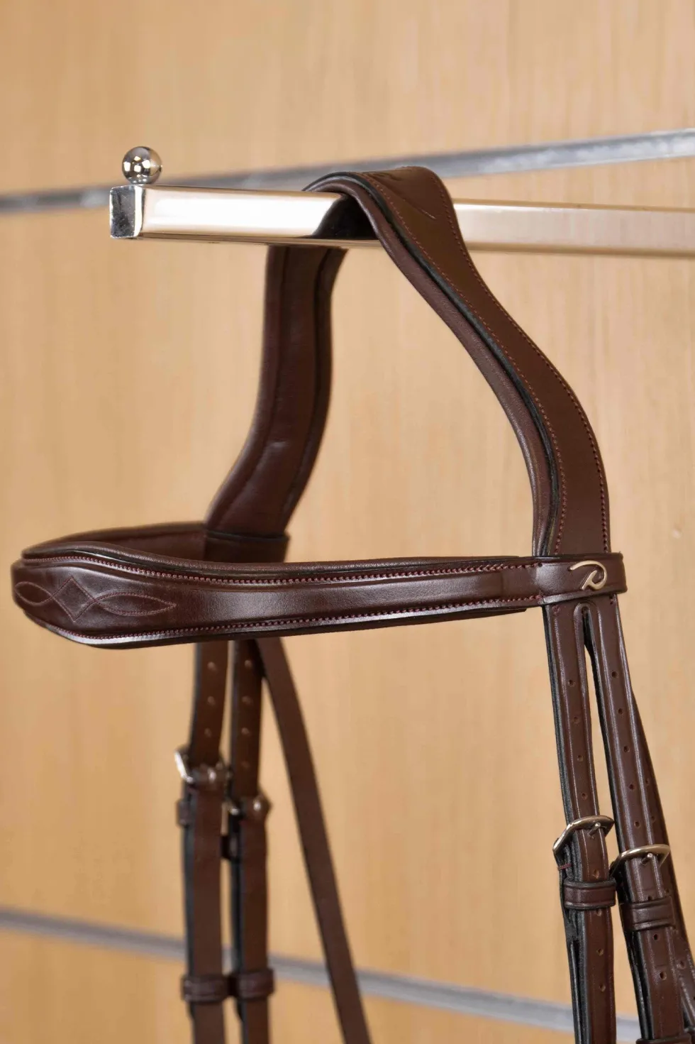 Anatomiskt Pannband New English Brun