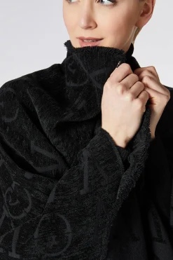 Laion Poncho